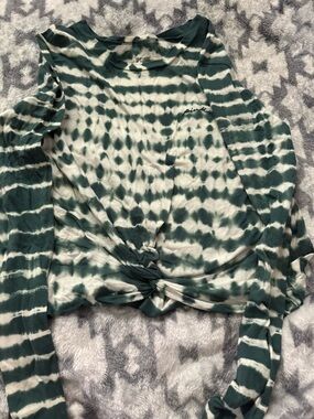 PINK Victoria's Secret Green and White Tie-Dye Knot Front Long Sleeve Top